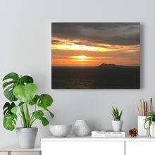 Load image into Gallery viewer, 𝐅𝐚𝐥𝐥𝐢𝐧𝐠 𝐒𝐮𝐧